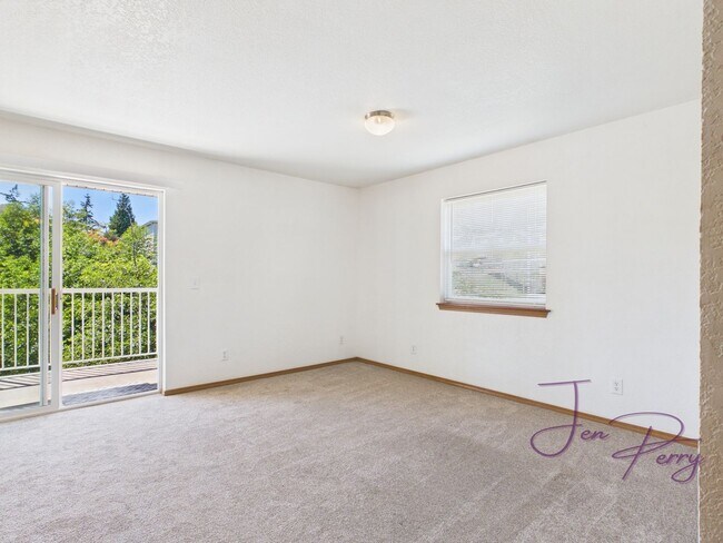 Foto del edificio - 5747 Fallbrook Ln