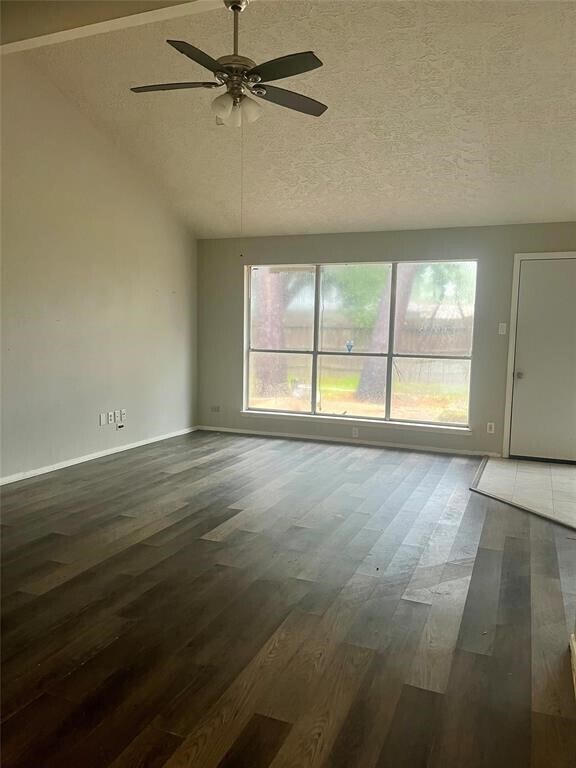 Foto del edificio - 21006 Bridgeview Cir