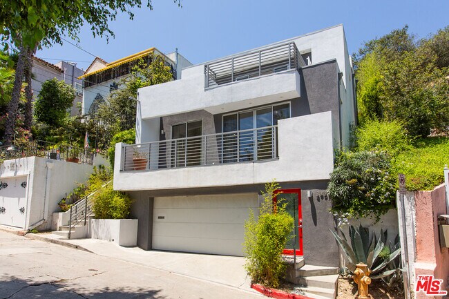 Foto del edificio - 3907 De Longpre Ave