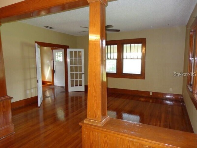 Foto del edificio - 620 E Anderson St