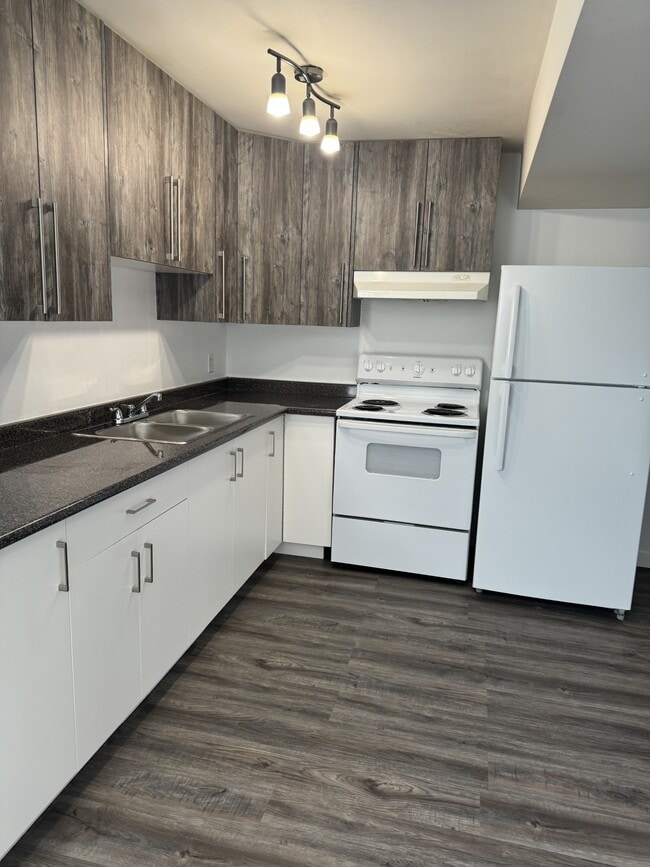 Building Photo - 1478-3001478 Milburn Ave