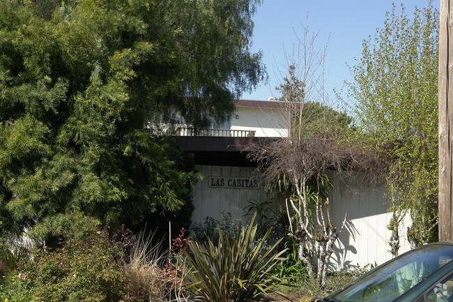 Building Photo - Las Casitas