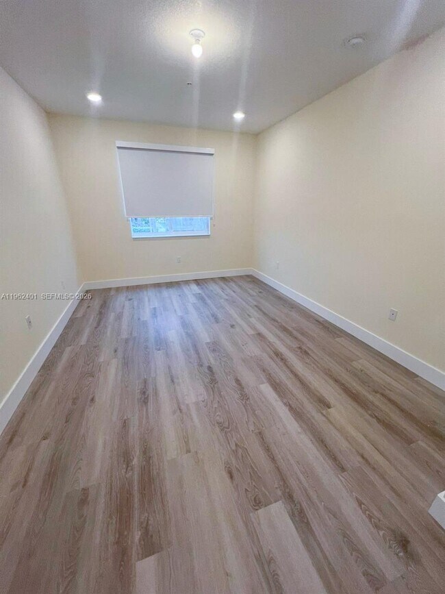 Foto del edificio - 6416 NW 102nd Ct