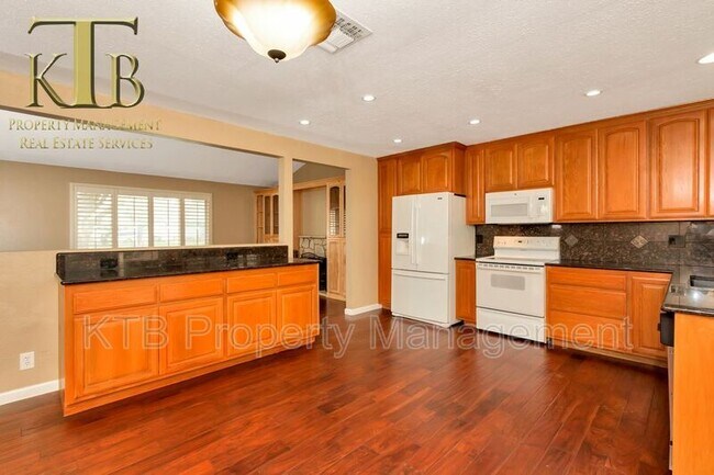 Building Photo - 9399 Medallion Way
