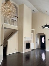 Building Photo - 6830 Silver Shores Ln