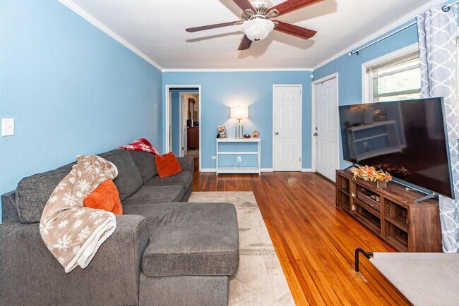 Foto del edificio - 1233 Hawthorne Cir