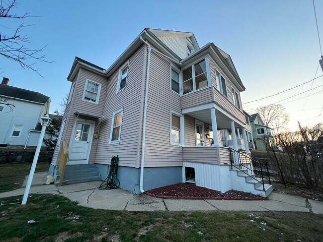 First floor apartment - 7 Pulaski St