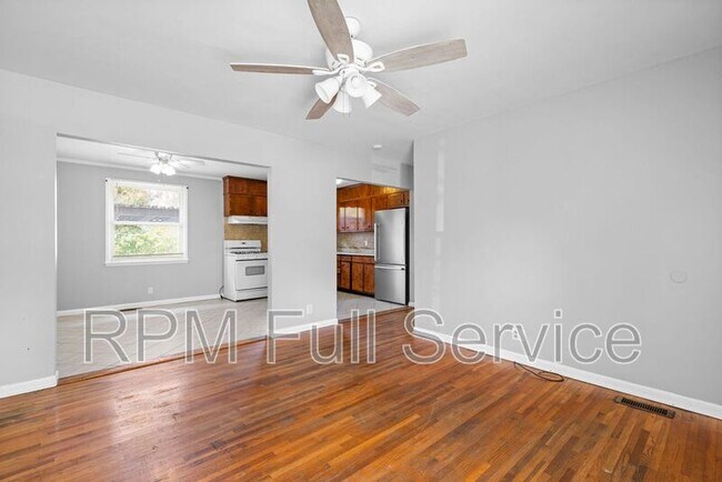 Building Photo - 465 Clearwater Dr