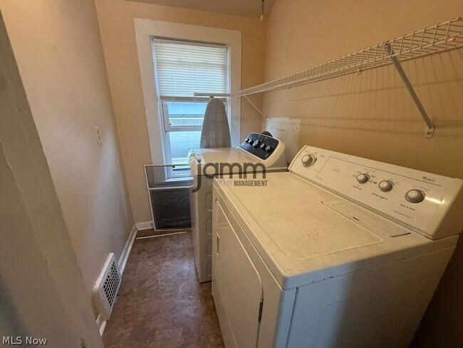 Foto del edificio - 1726 Starkweather Ave