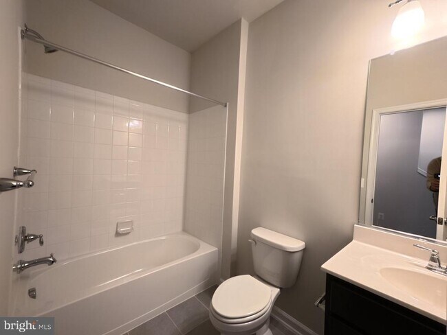 Foto del edificio - 3451 Watershed Blvd