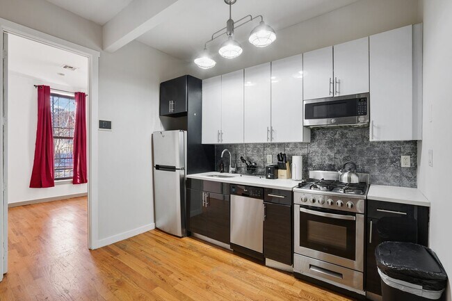 Building Photo - 310 Tompkins Avenue