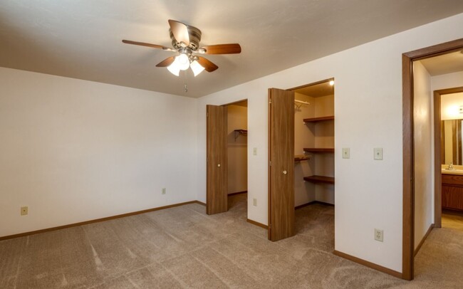 Interior Photo - Pulaski