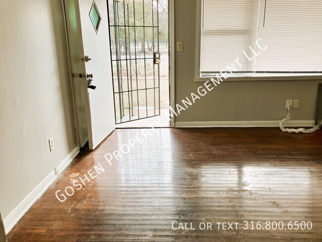 Building Photo - 1206 N Lorraine Ave