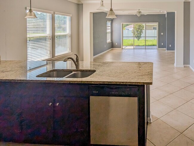 Foto del edificio - 10104 Bedford Lakes Ct
