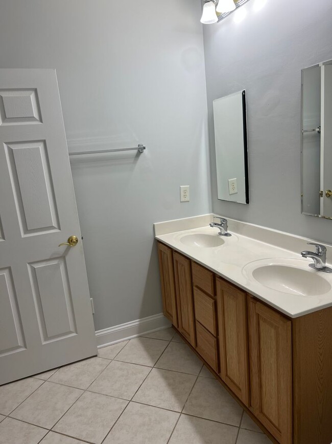 Foto del edificio - WILLOUGHBY PARK - 3 Bed/2 Bath Townhome - ...