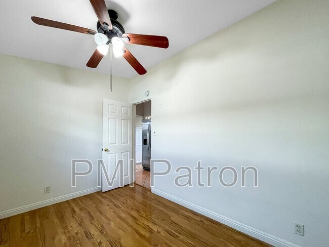 Foto del edificio - 17924 Gard Ave