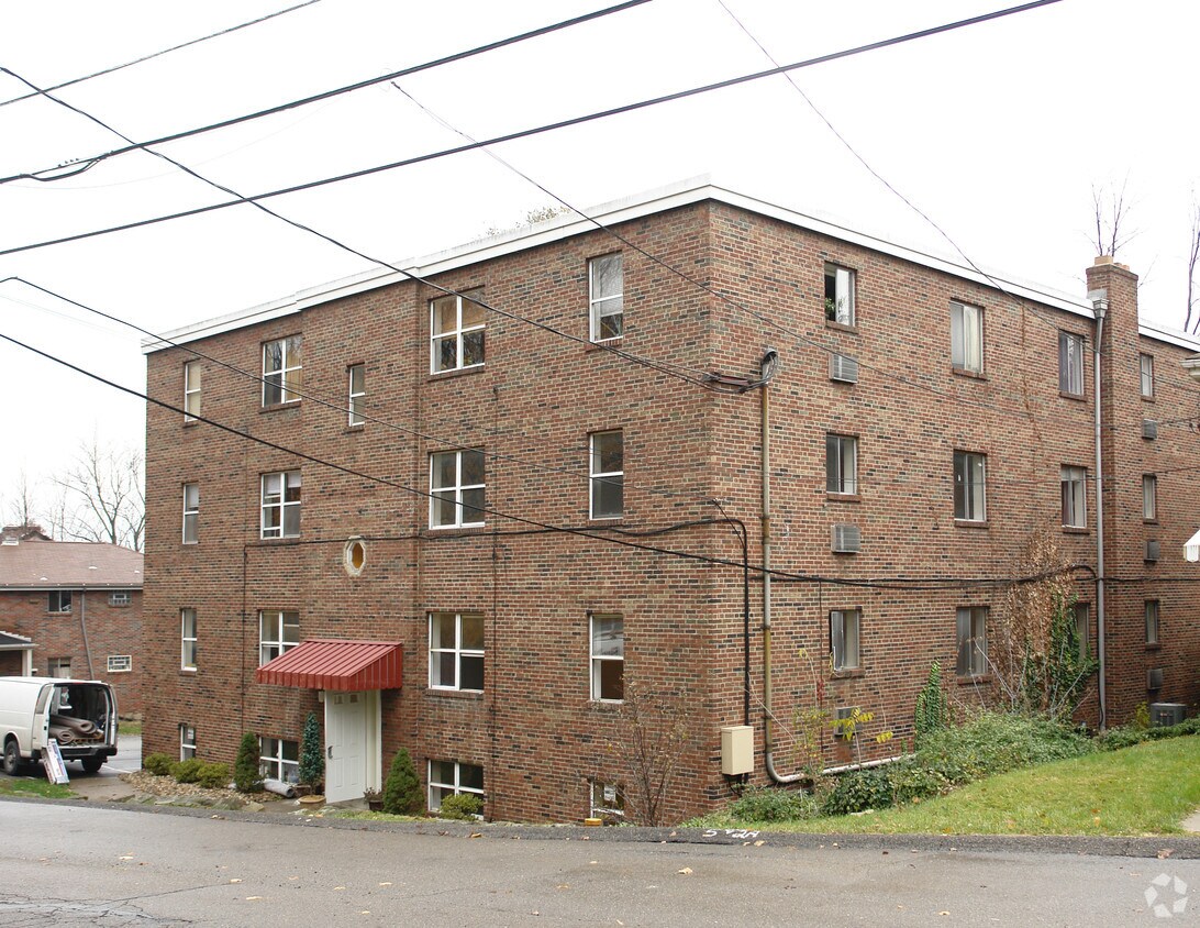 Primary Photo - 442 Center Ave