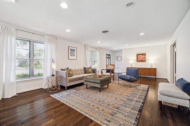 Foto del edificio - 3423 Norris Dr