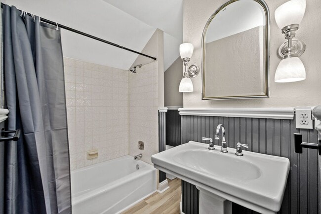 Photo - 1653 Suburban Avenue Apartment