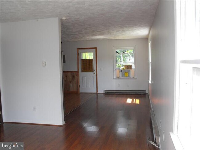 Foto del edificio - 109 E Sewell St