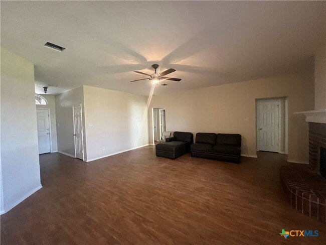 Building Photo - 2130 Jasons W Ct