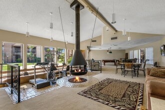 Building Photo - 1111 E University Dr