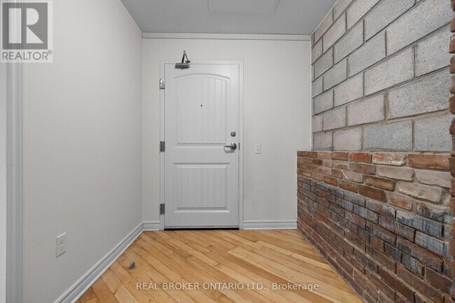 Building Photo - 150 Mill St