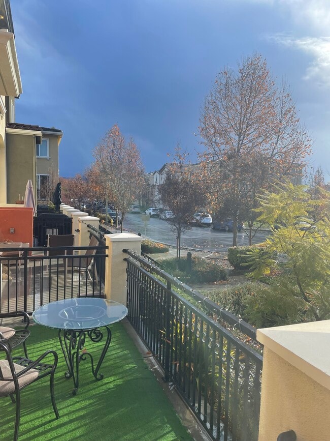 Building Photo - 353 Esfahan Ct