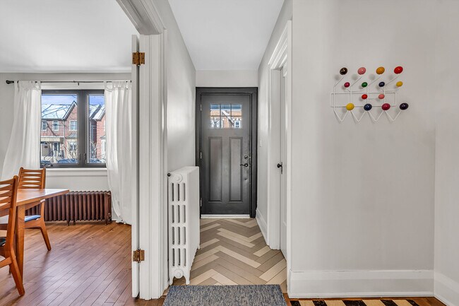 Building Photo - 15 Avion Ave