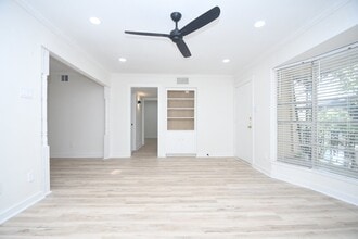 Building Photo - 800 Post Oak Blvd