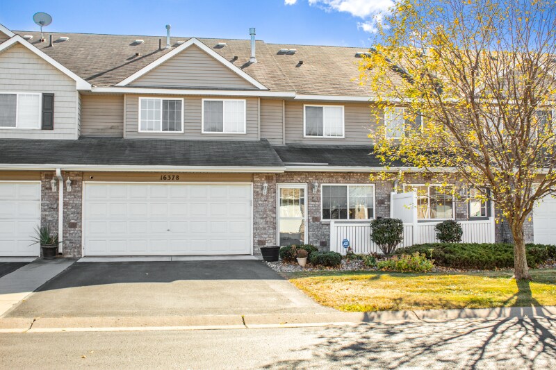 Primary Photo - 16378 Elm Creek Ln