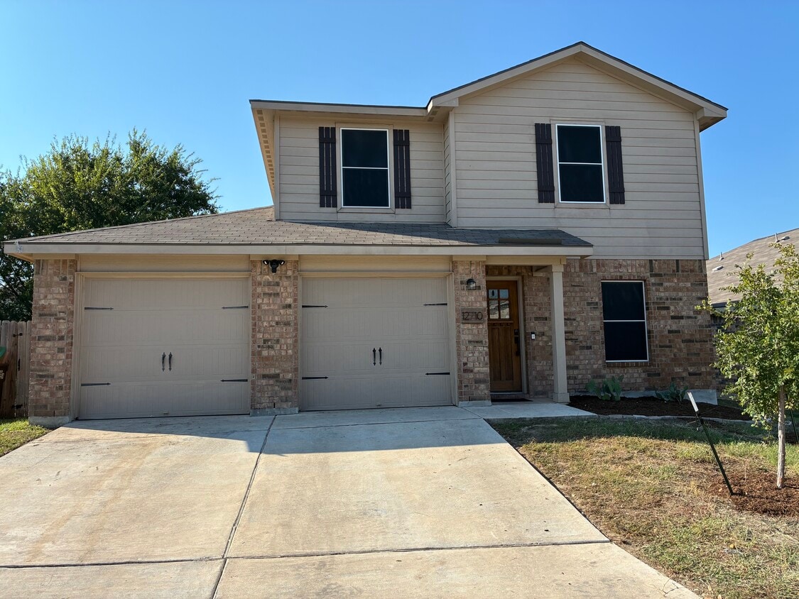 Front of house - 12710 Clearwater Cv