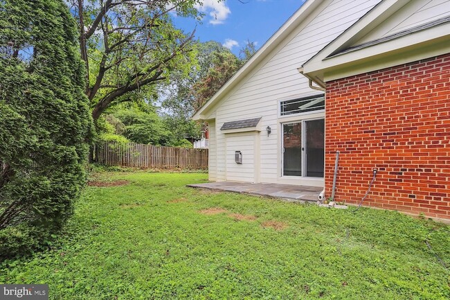 Building Photo - 9915 Ashburton Ln