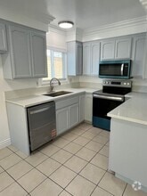 Building Photo - 4461 Green Ave