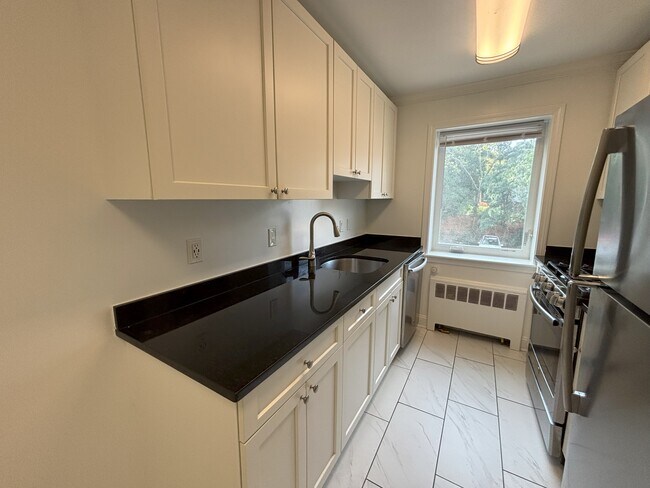 Foto del edificio - 105 Longwood Ave