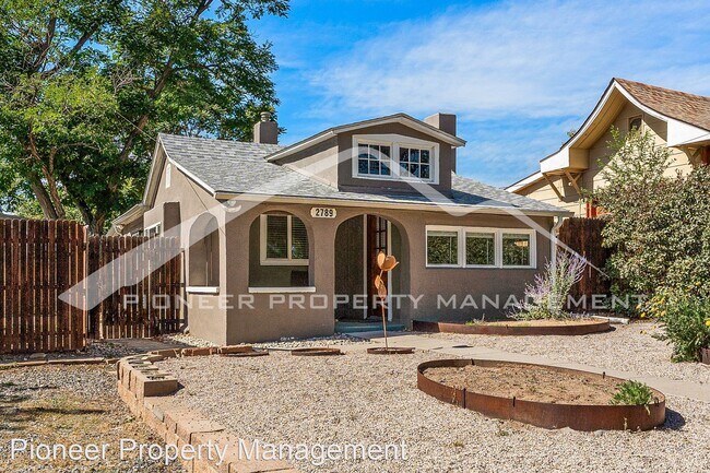 Foto del edificio - 3 br, 1 bath House - 2789 Chase St