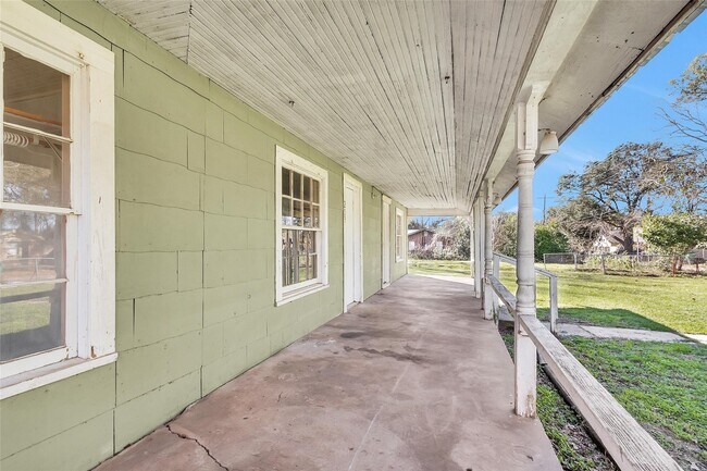 Foto del edificio - 203 W Powell St