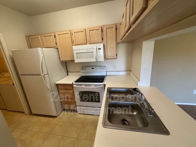 Building Photo - 16013 S Desert Foothills Pkwy