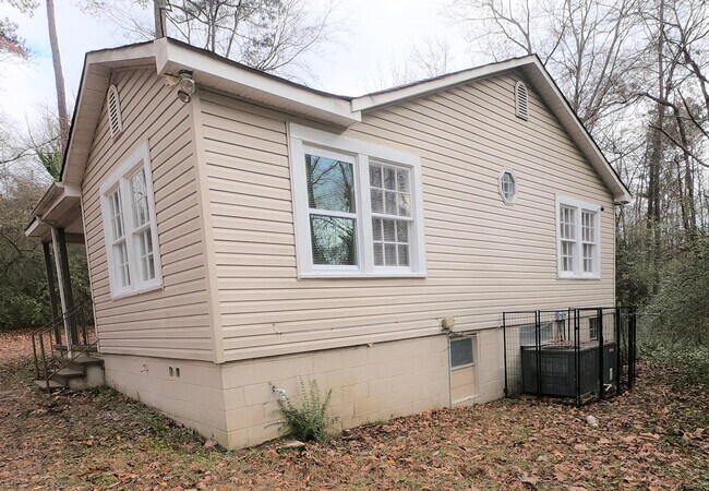 Building Photo - 511 Tupelo Way