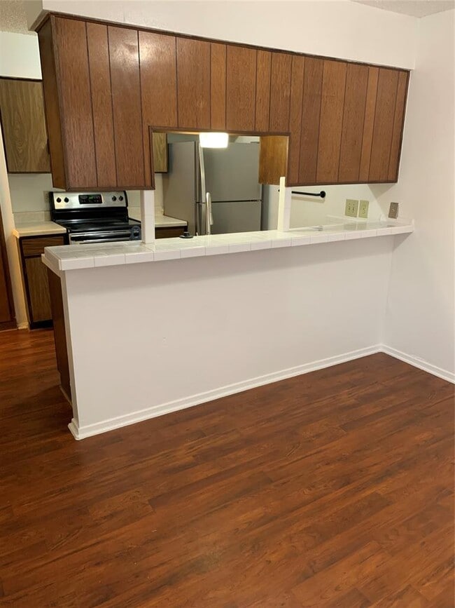 Building Photo - 8112 Sonnet Ave