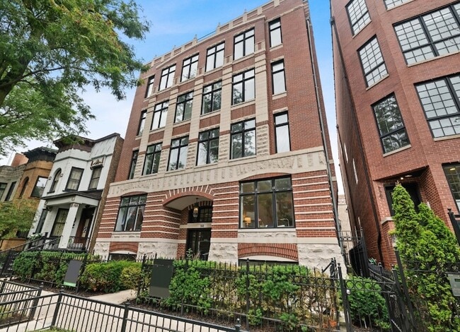 Photo - 540 W Oakdale Avenue Unit 2W Apartment