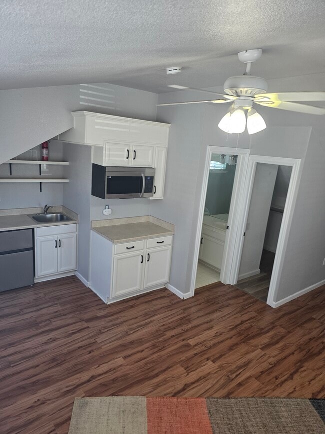 Building Photo - 5220 Academy Dr