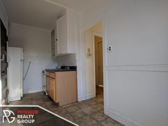 Building Photo - 0 bedroom in CHICAGO IL 60647