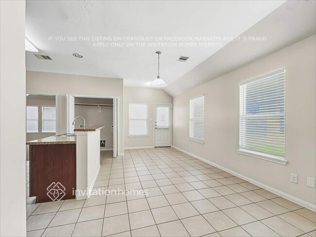 Building Photo - 5907 Deep S Dr