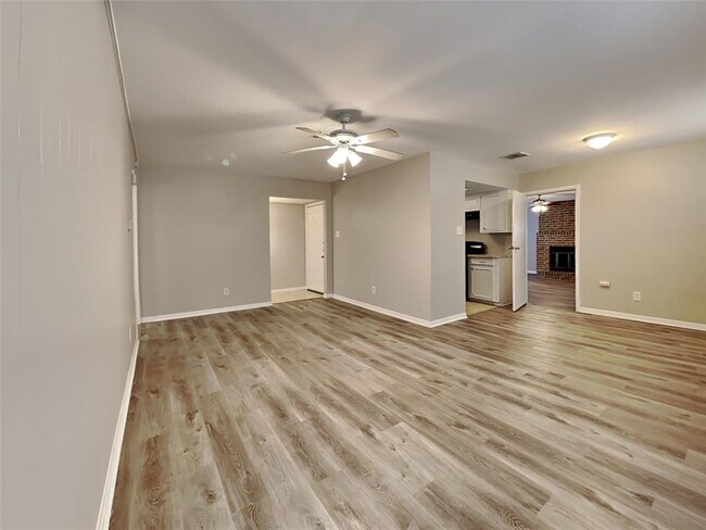 Building Photo - 6422 French Chateau Dr