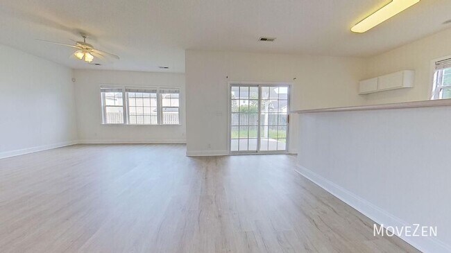 Foto del edificio - 4705 Pineview Dr