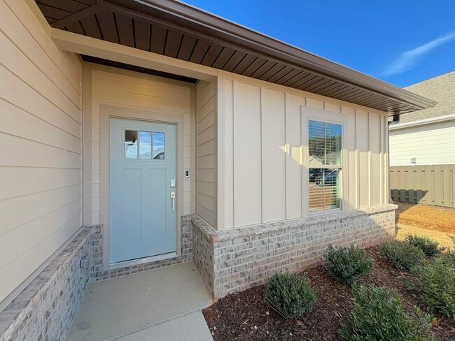 Building Photo - 14739 Mountain Strm Dr