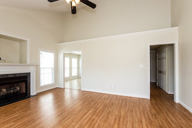 Foto del edificio - 2970 Deep Cove Dr NW