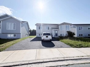 Building Photo - 107 Penney Crescent