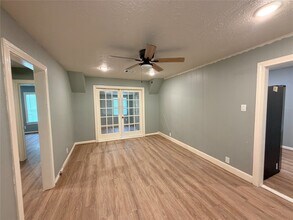 Building Photo - 505 Sikes St